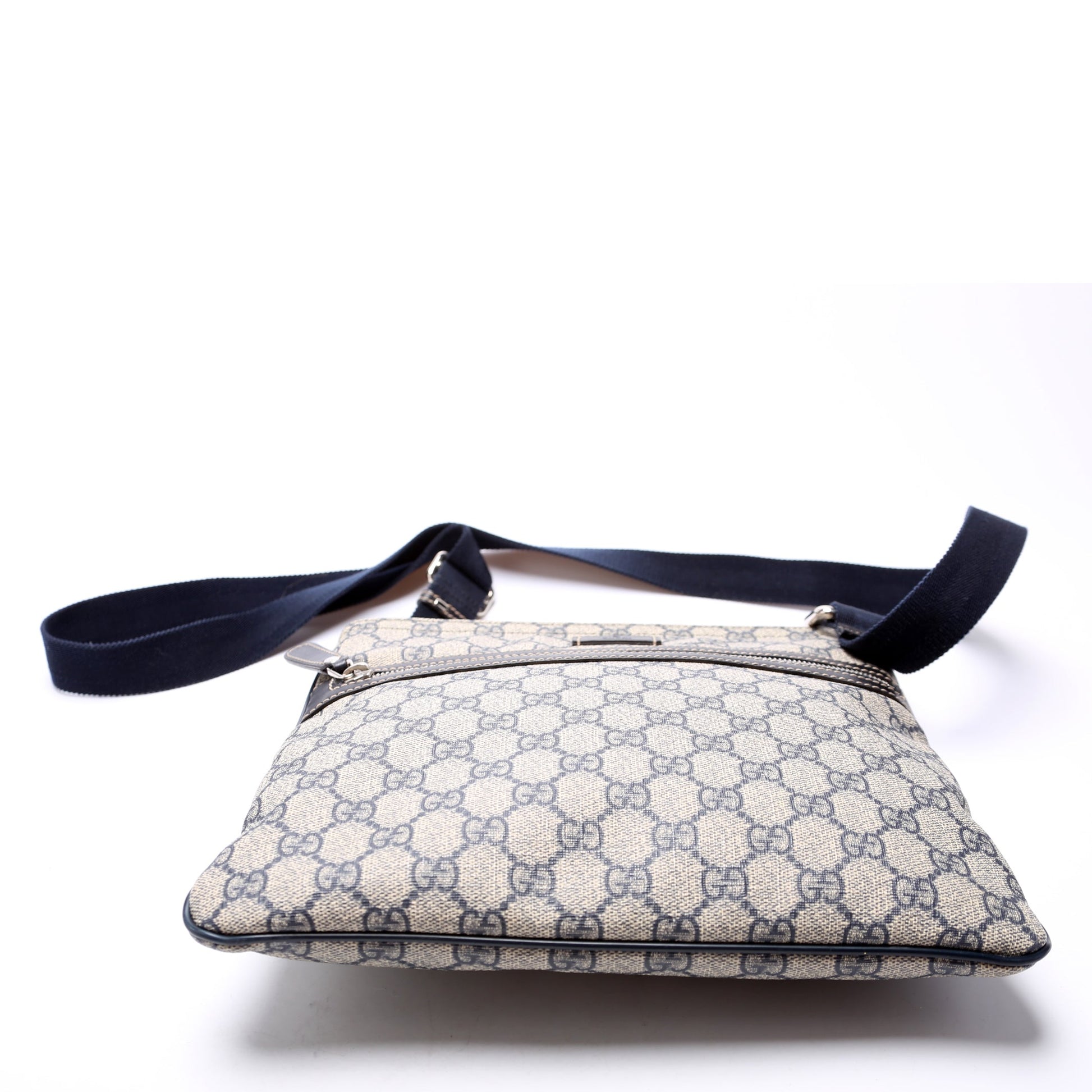 Gucci GG Supreme Flat Zip Messenger Bag
