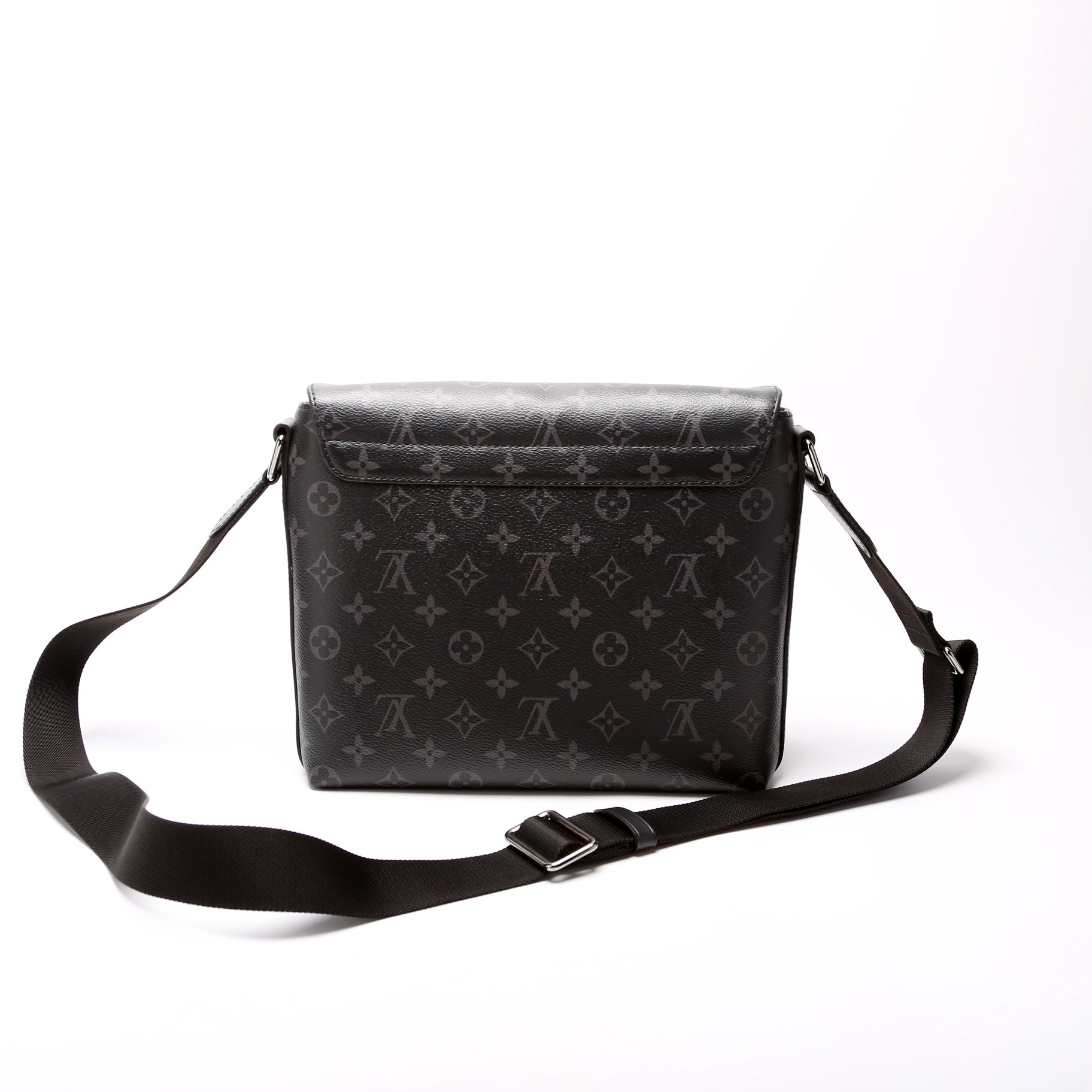 Louis Vuitton District PM Monogram Eclipse NV3