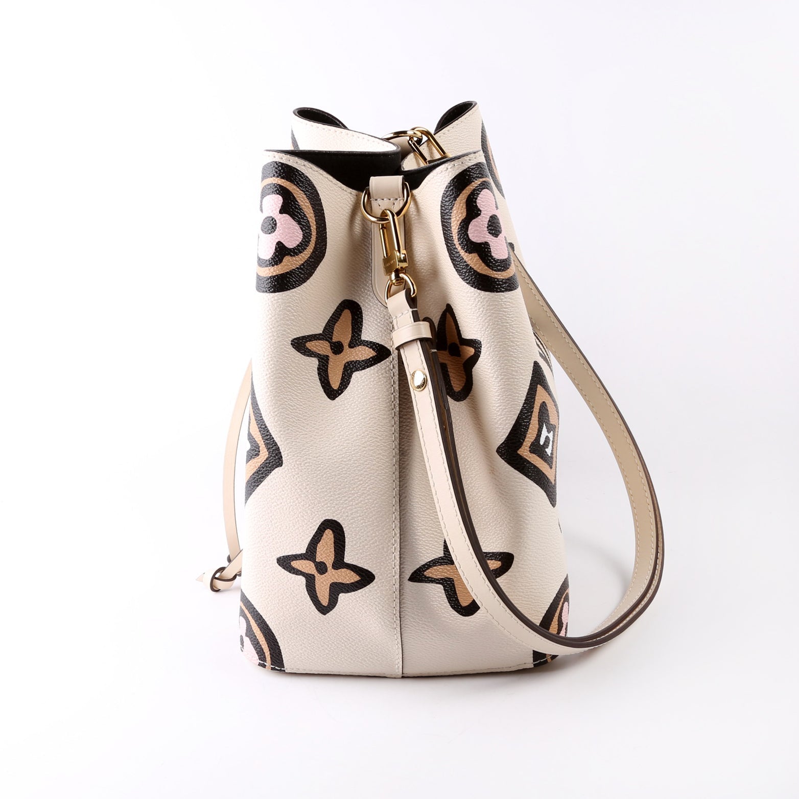 Louis Vuitton Neonoe Wilde at Heart Giant Monogram