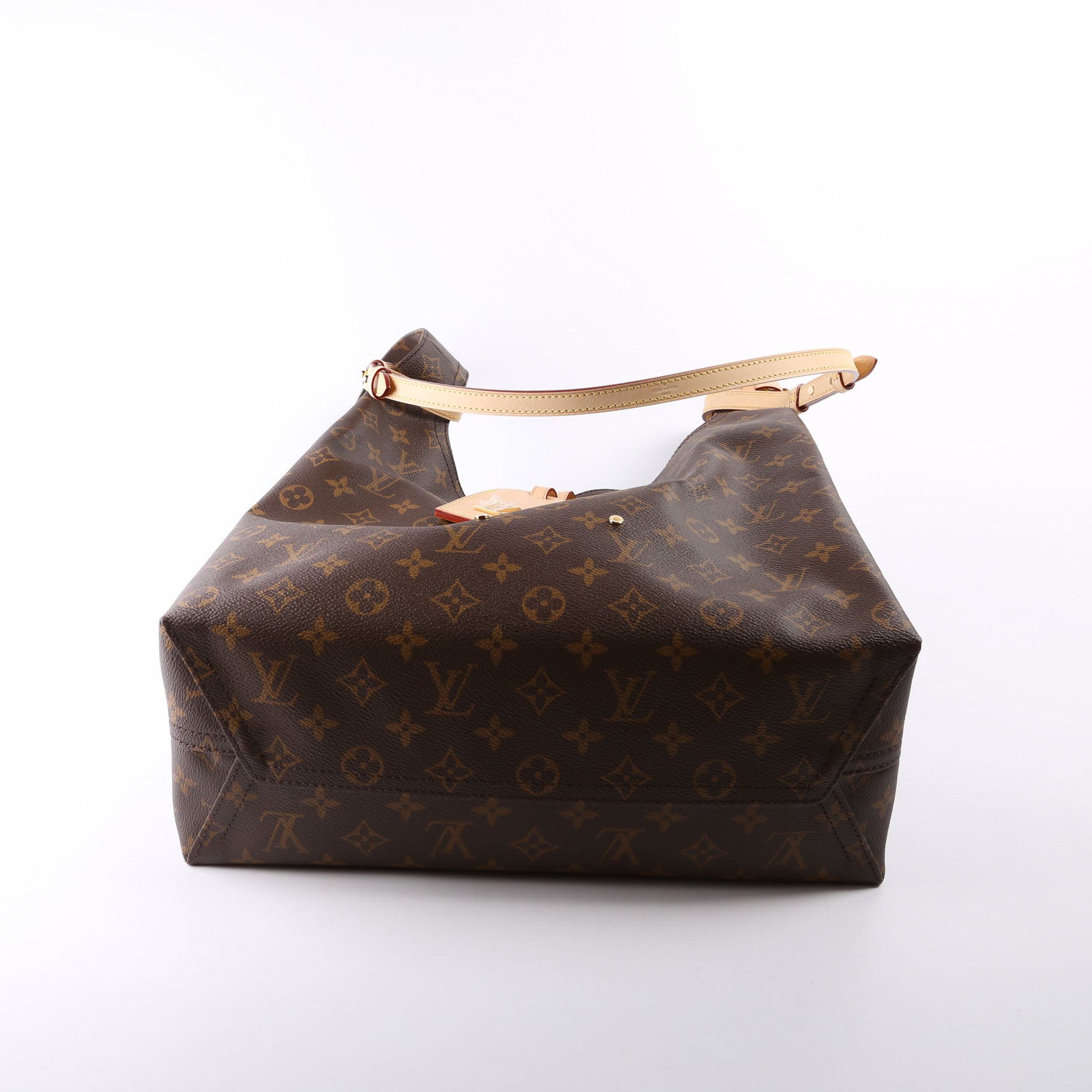 Louis Vuitton Atlantis GM Monogram