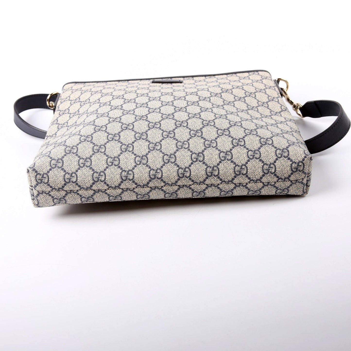 Gucci 388924 GG Supreme Crossbody Blue Bag