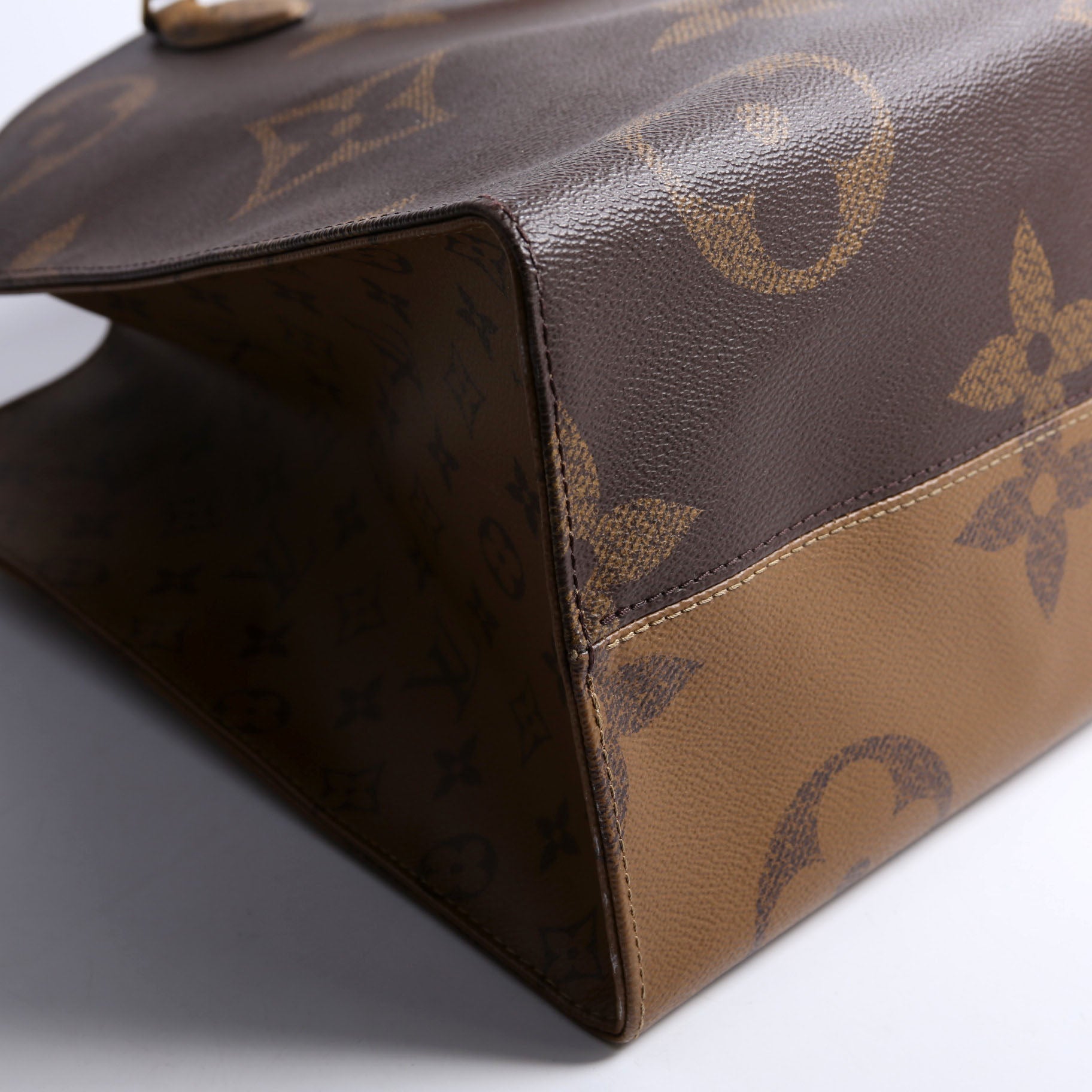 Louis Vuitton ONTHEGO GM Reverse Monogram