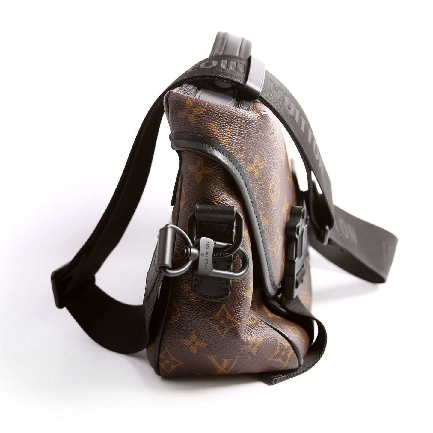 Louis Vuitton Trail Messenger Macassar Monogram Black