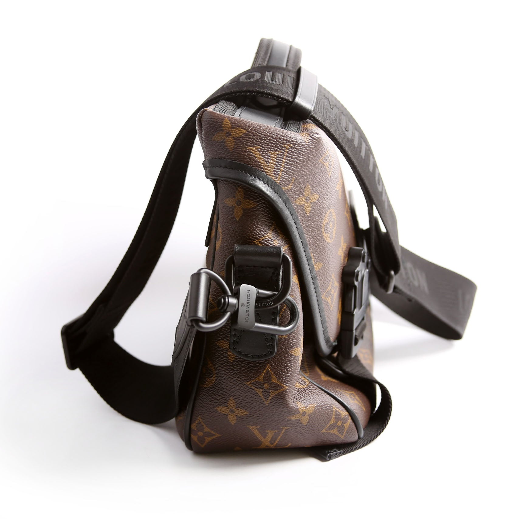 Louis Vuitton Trail Messenger Macassar Monogram Black