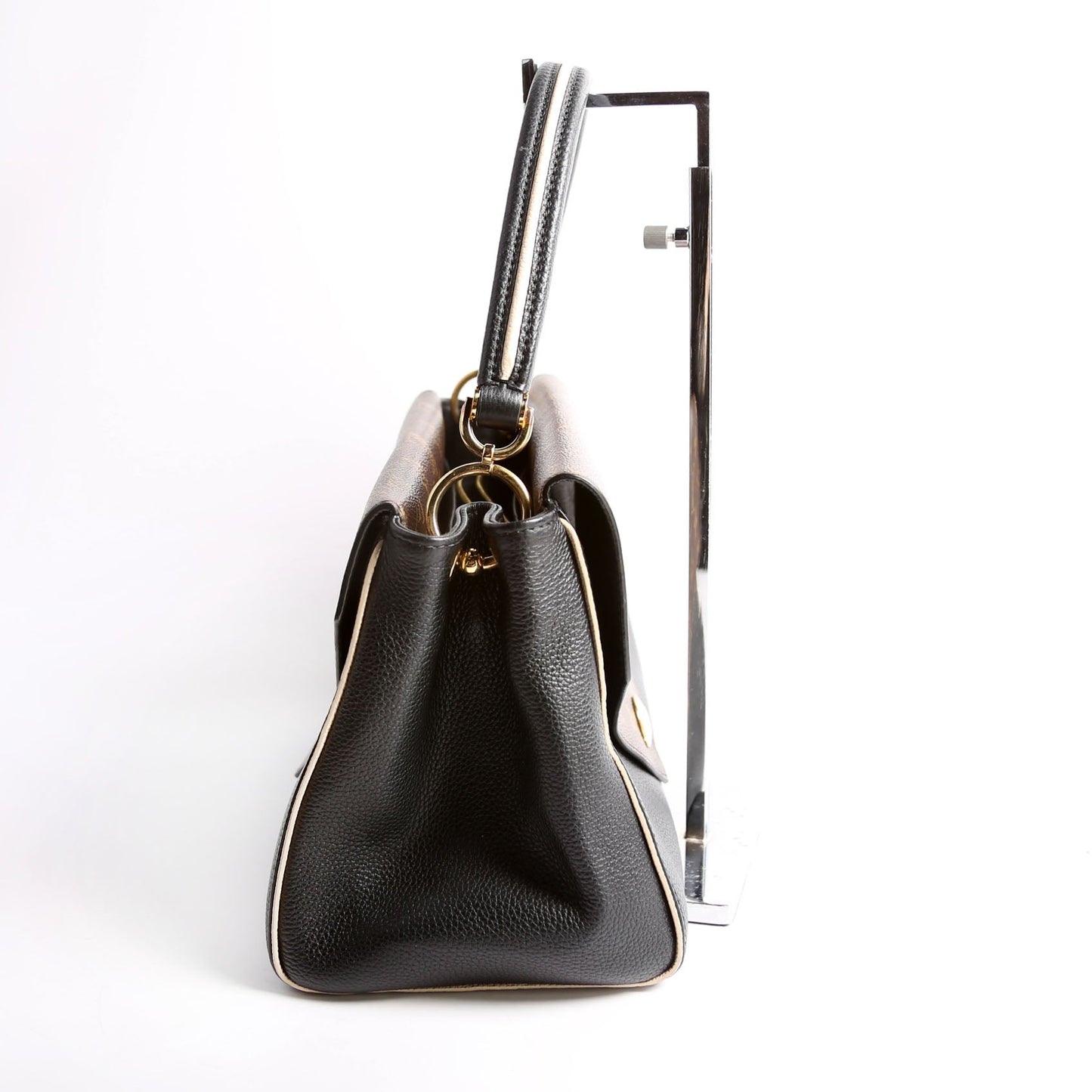 Louis Vuitton Double V Leather Black