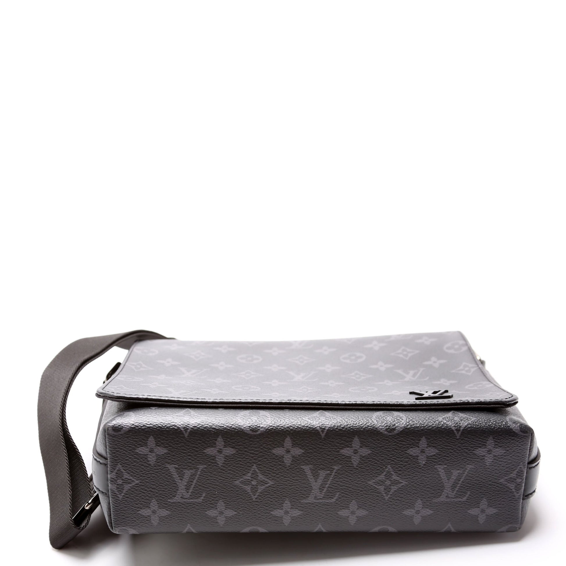 Louis Vuitton District PM Monogram Eclipse New Version 3