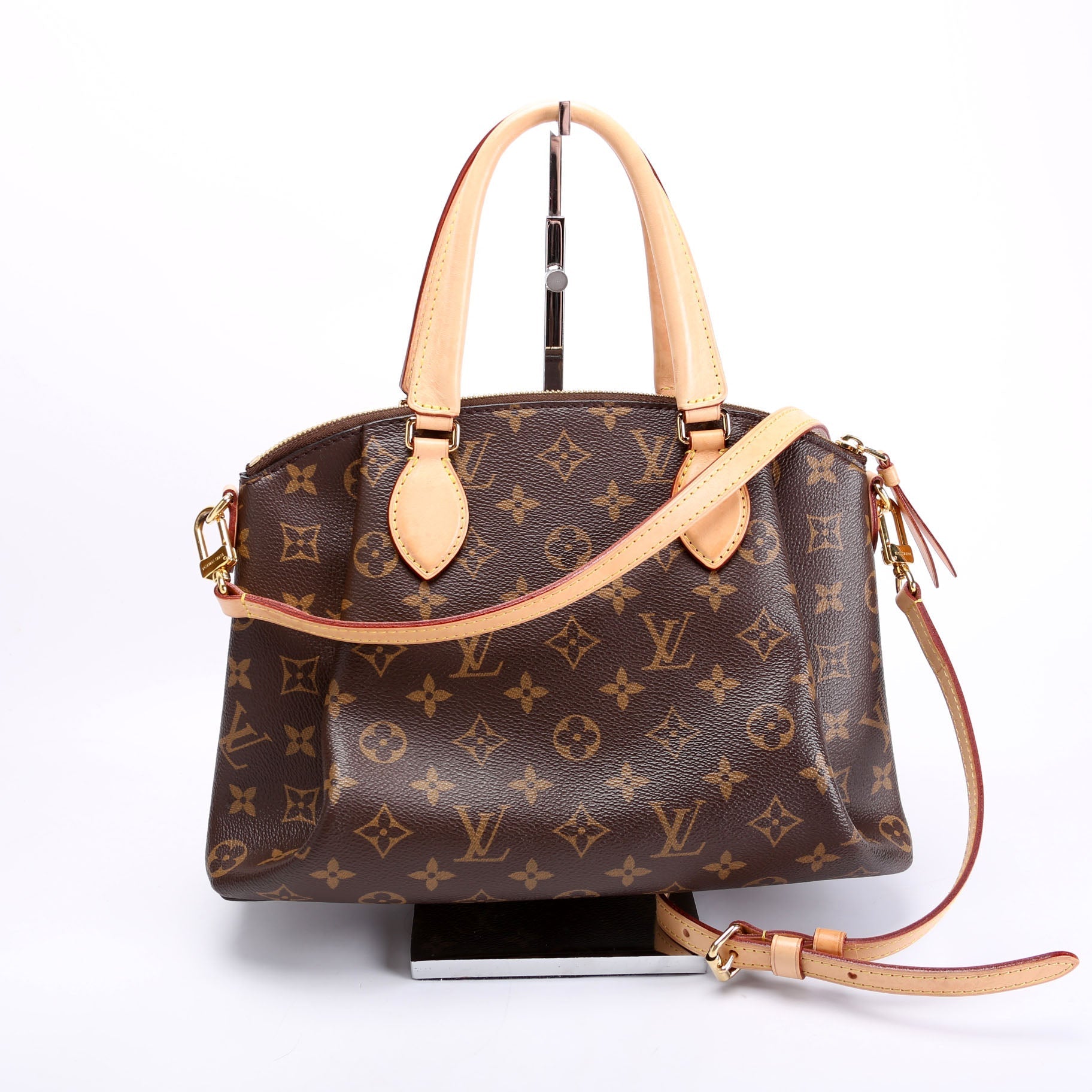 Louis Vuitton Rivoli NM PM Monogram