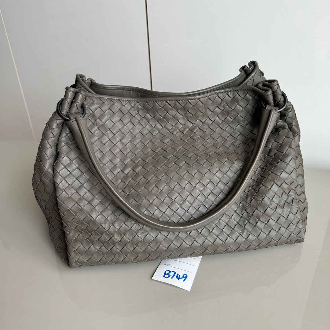 Bottega Veneta Parachute Shoulder Bag Intrecciato Grey 33cm
