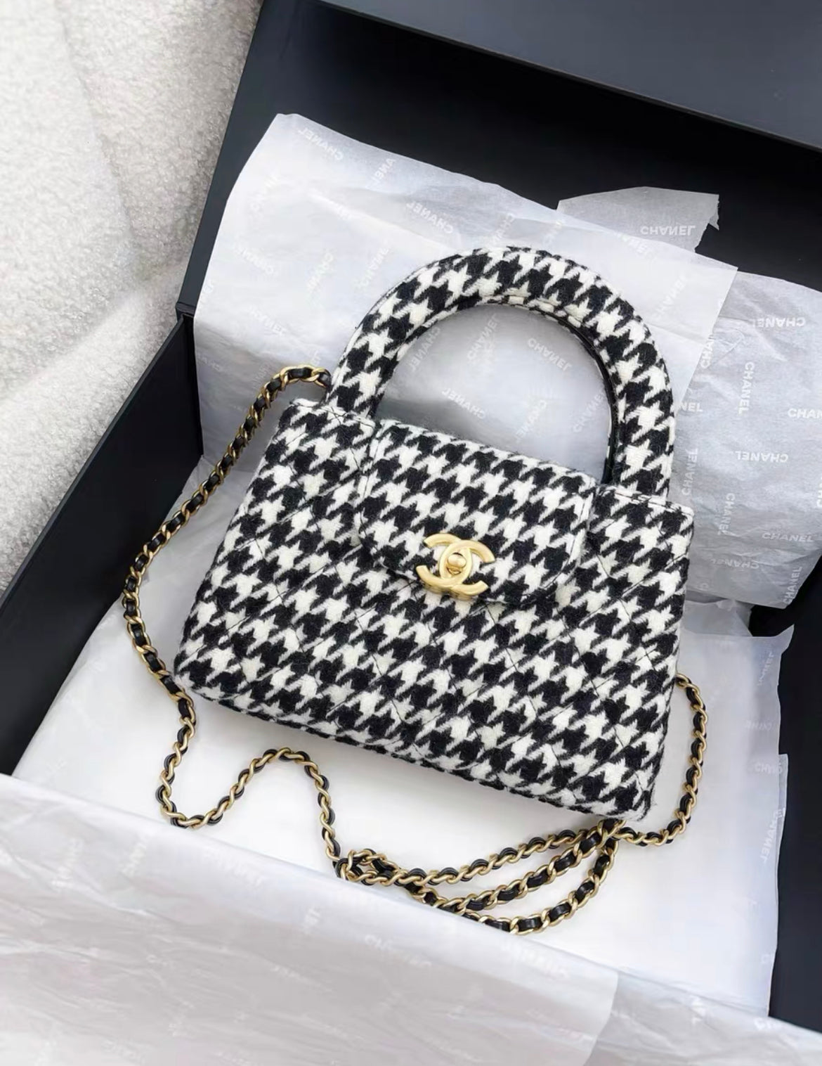 CHANEL 24A o Kelly Black & White Houndstooth Tweed Bag - Brand New