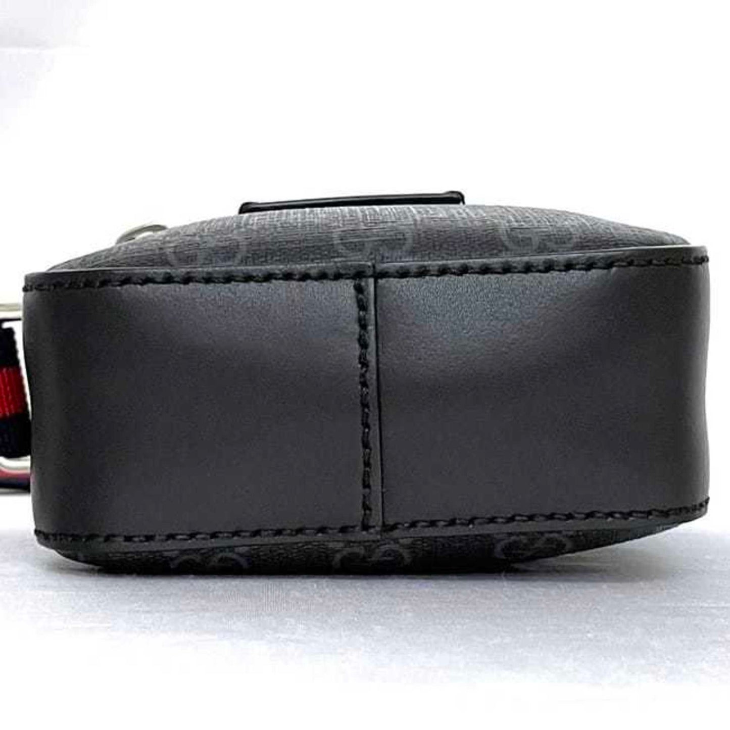 Gucci Pochette Leather Shoulder Bag