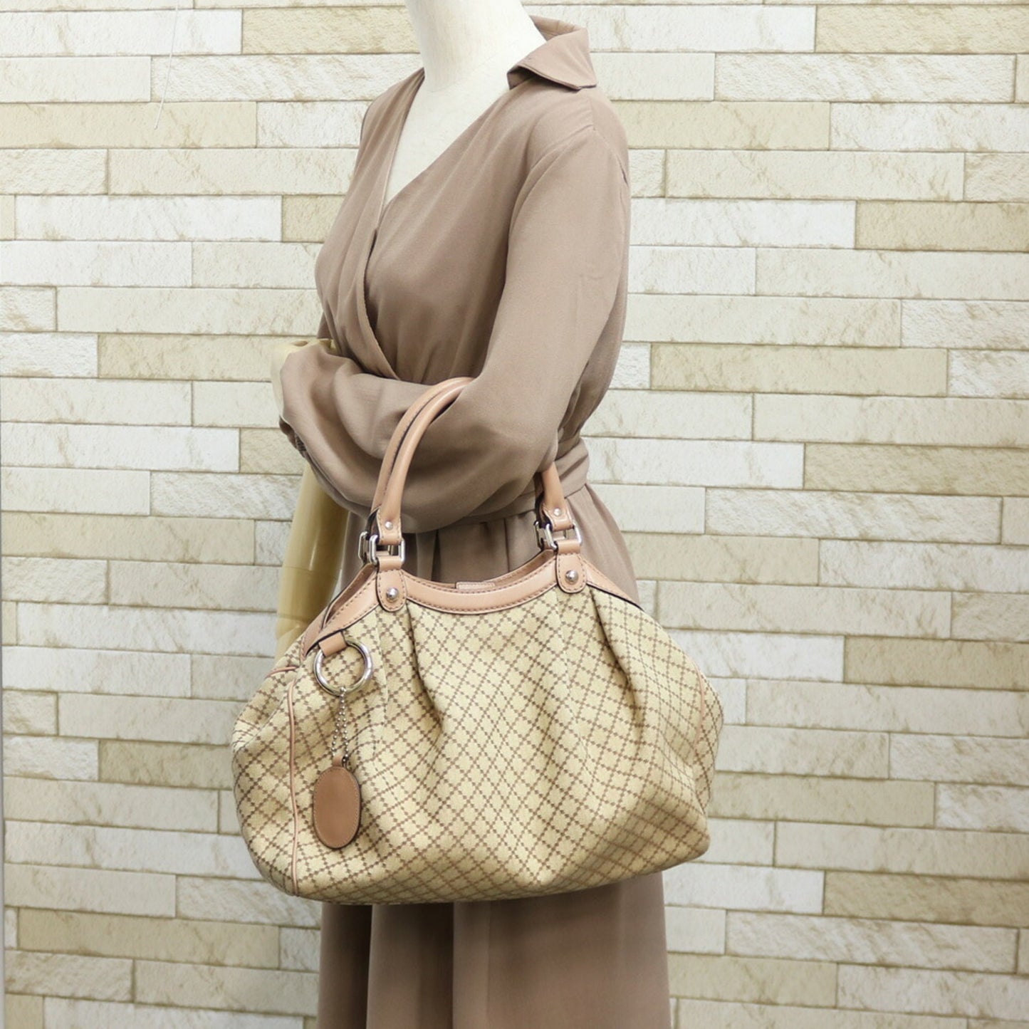 Gucci Beige Canvas Handbag Style 2