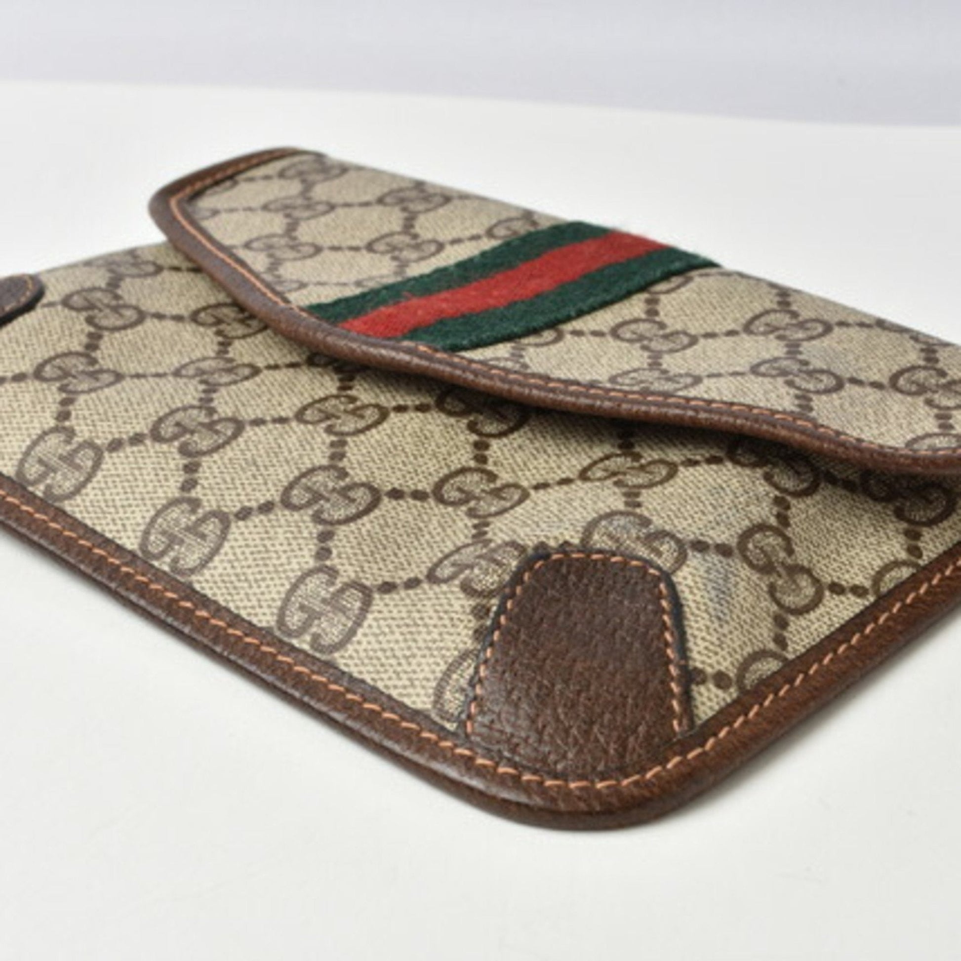 Gucci GG Supreme Canvas Clutch
