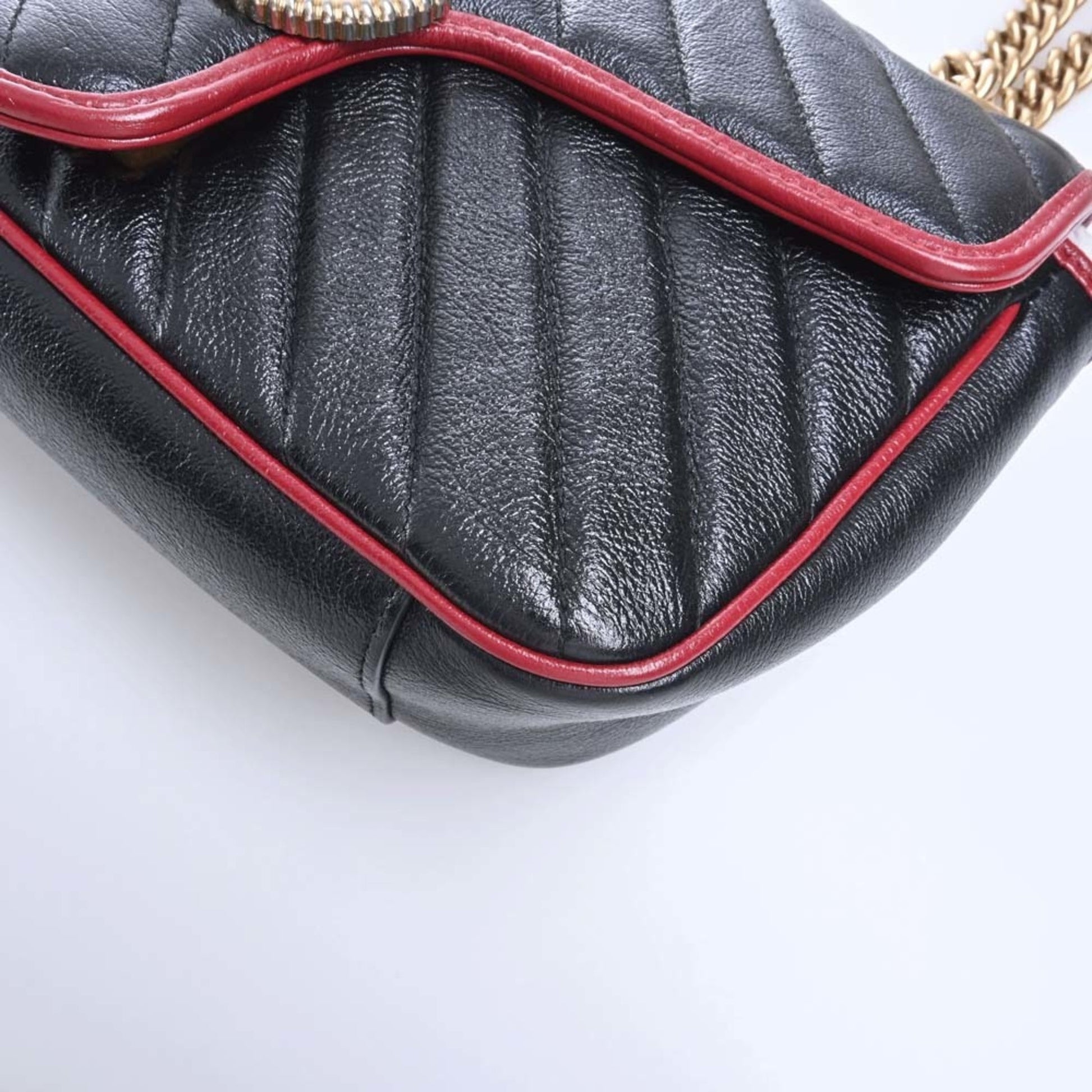 Gucci Chain Leather Shoulder Bag