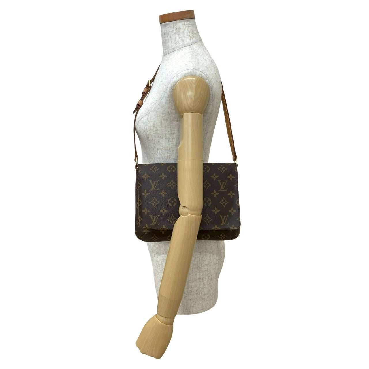 Elegant Women's Shoulder Bag | LOUIS VUITTON Shoulder Bag leather Brown Monogram Mtte tango