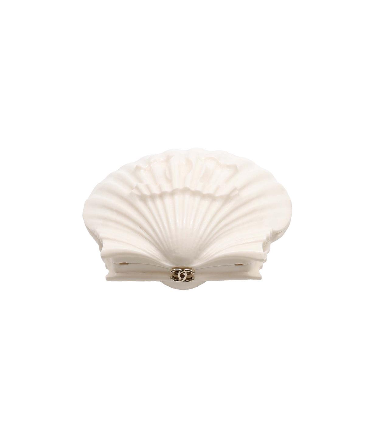 Chanel shell minaudiÃ¨re clutch