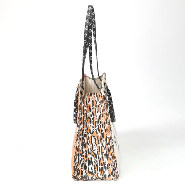 LOUIS VUITTON Tote Bag Monogram Jungle Canvas multicolor Monogram jungle On-the-go GM Women