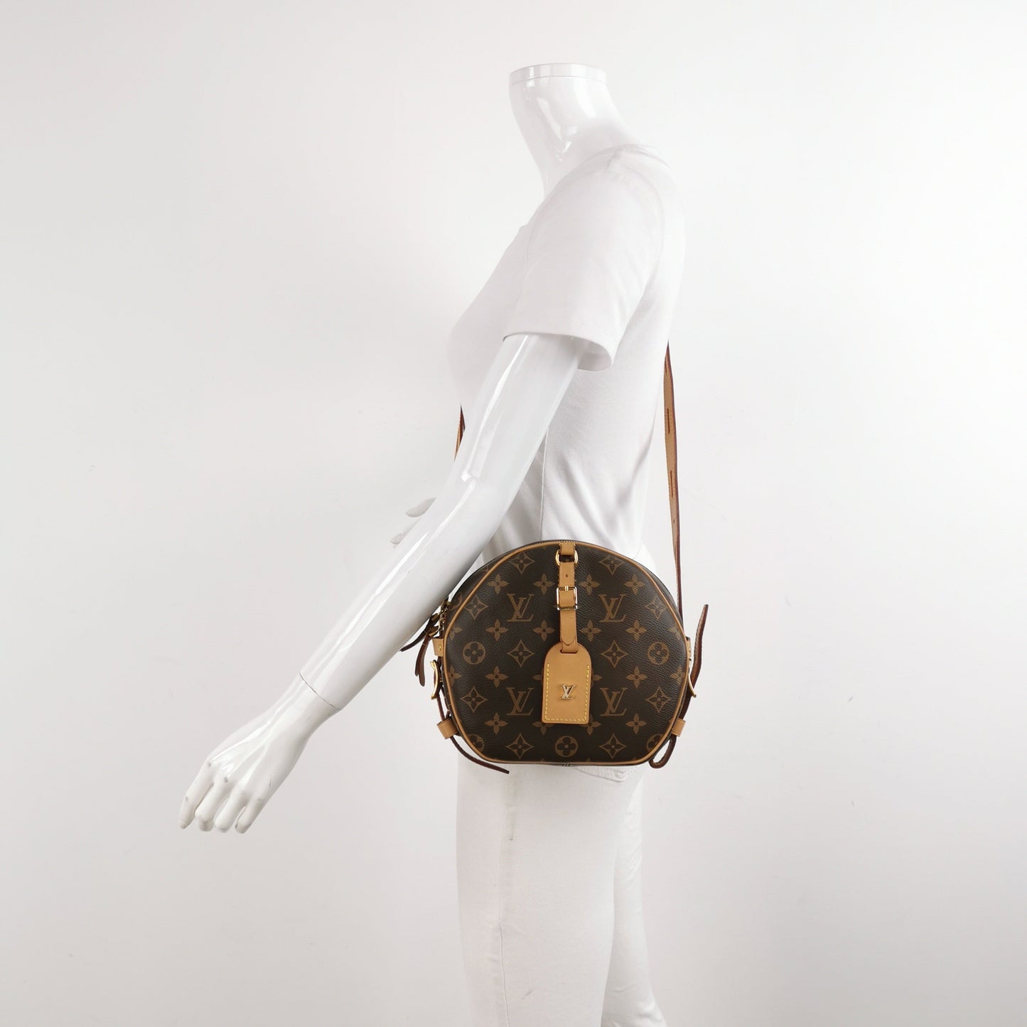 Louis Vuitton Boîte Chapeau Souple Leather MM Crossbody Bag