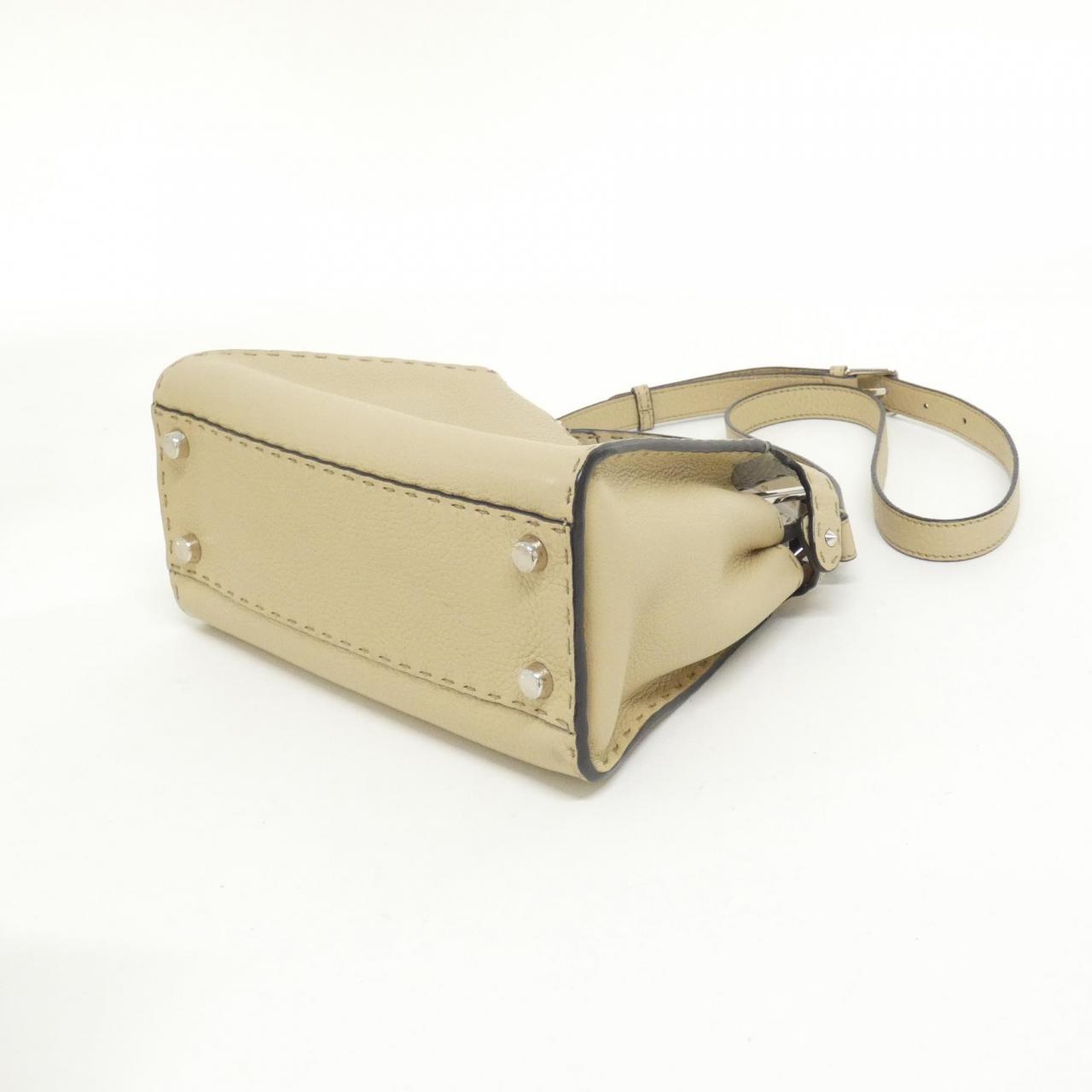 Fendi Selleria Peekaboo Essentially Calf Bag