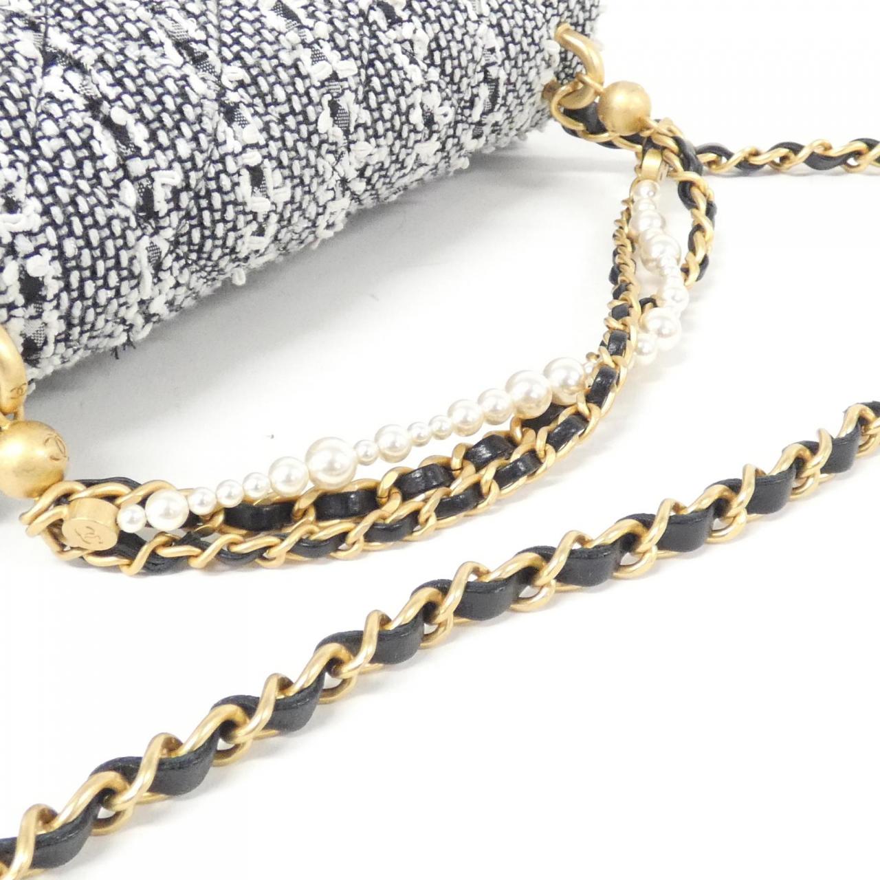 Chanel AS4384 Tweed Shoulder Bag