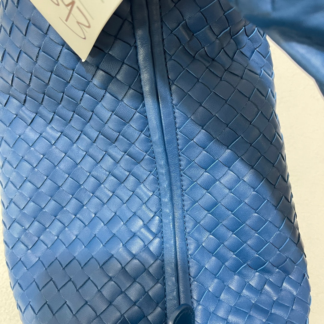 Bottega Veneta Veneta Hobo Medium Blue Intrecciato Leather Bag 47cm