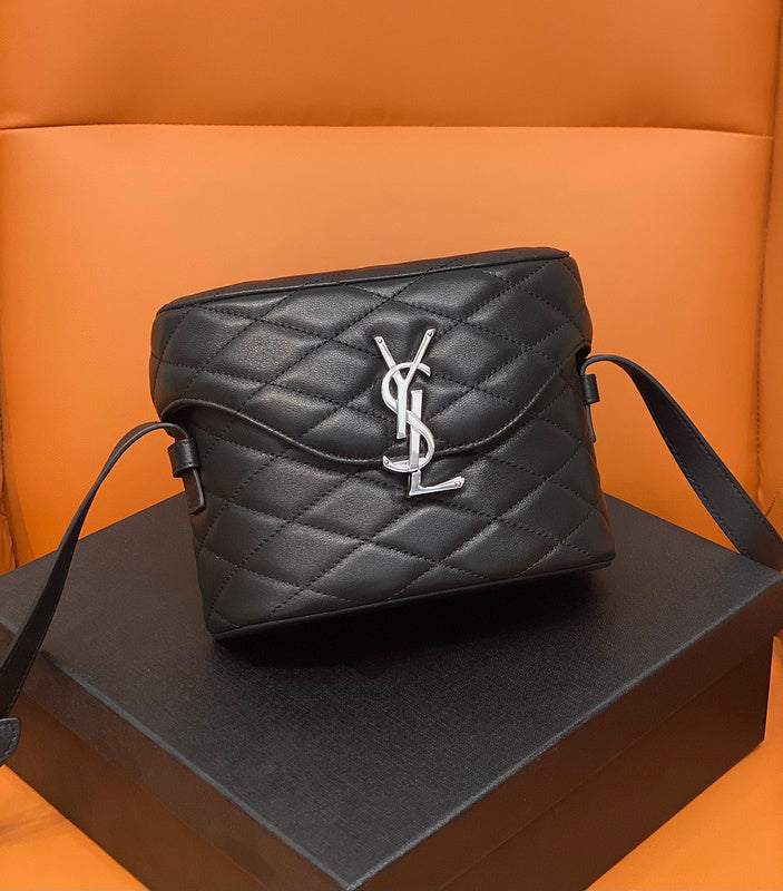 Yves Saint Laurent - Bags
