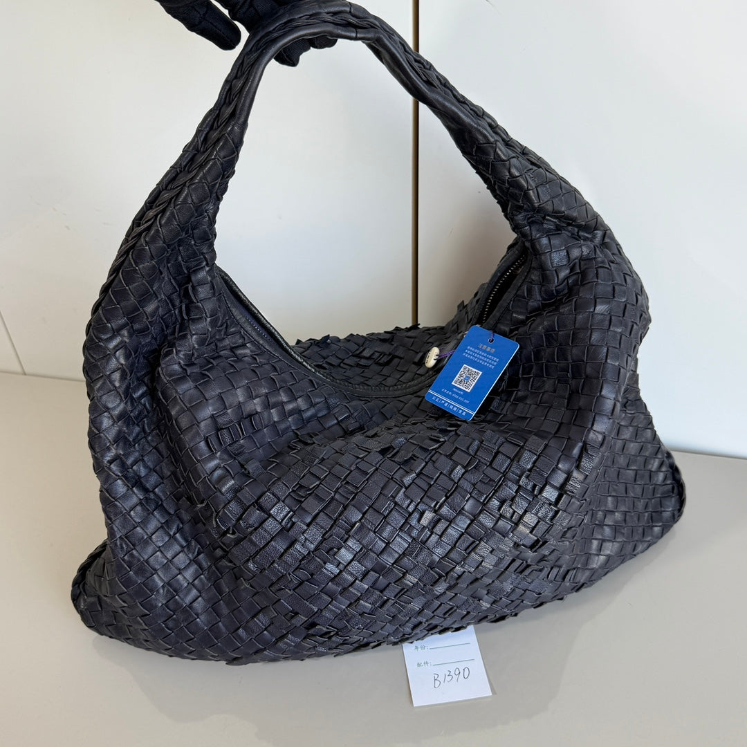 Bottega Veneta Veneta Hobo Dark Navy Intrecciato Leather Bag 47cm