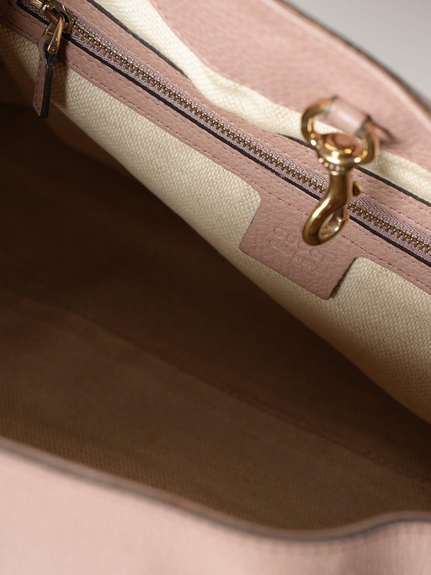 Gucci Lou Quilted Chain Tote
