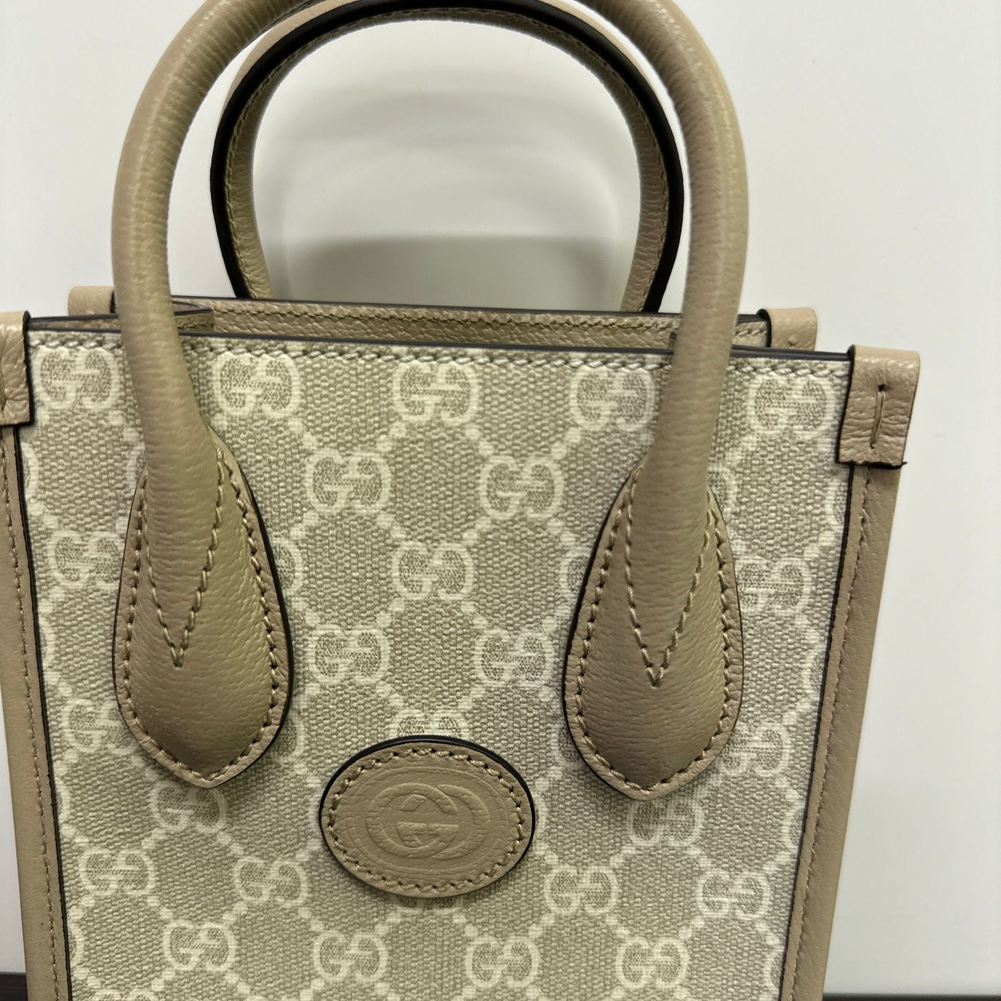 Gucci GG Supreme Handbag Beige Plastic LB121136