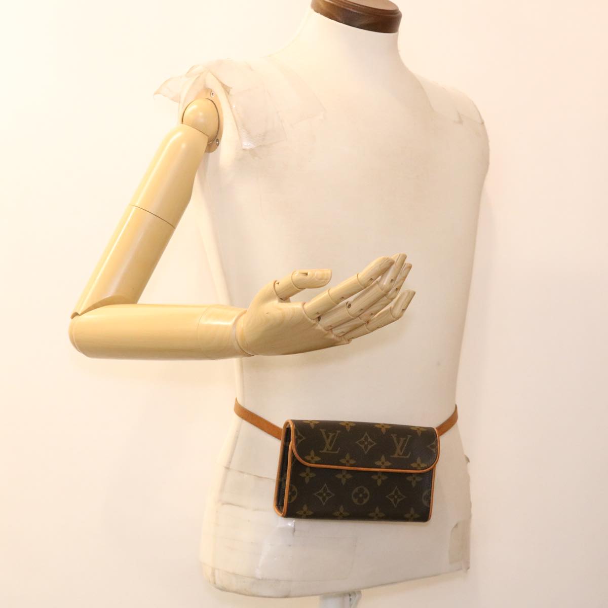 LOUIS VUITTON Monogram Pochette Florentine Waist bag M51855 LV 39316