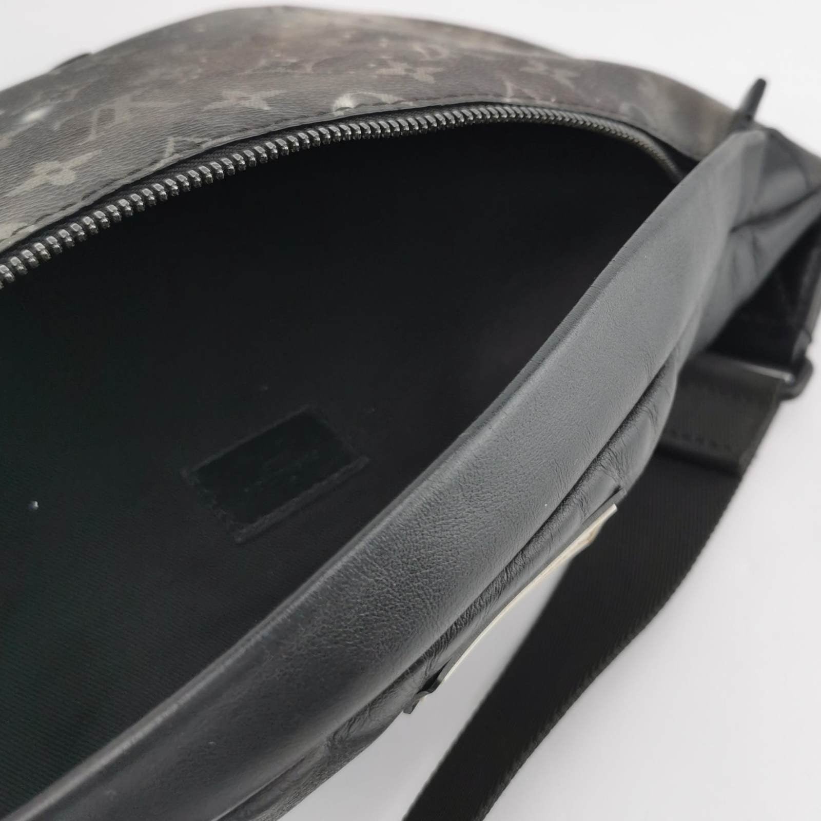 Louis Vuitton Bumbag 2019 Monogram Galaxy Discovery Black