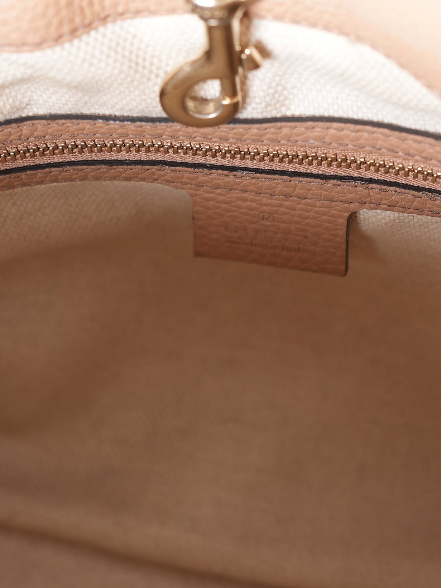 Gucci Lou Quilted Chain Tote