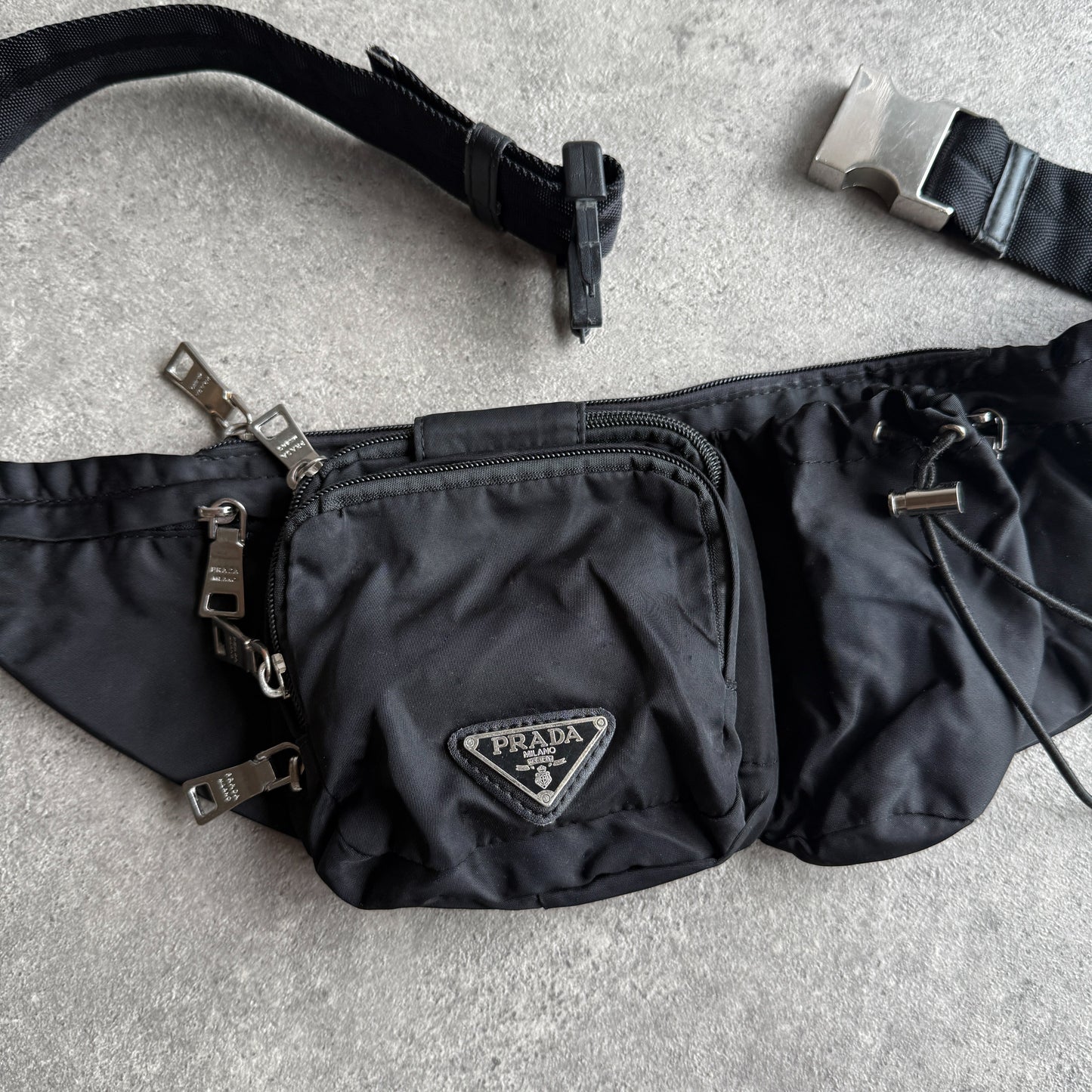 Prada 2000s technical cross body nylon bag (13x6)