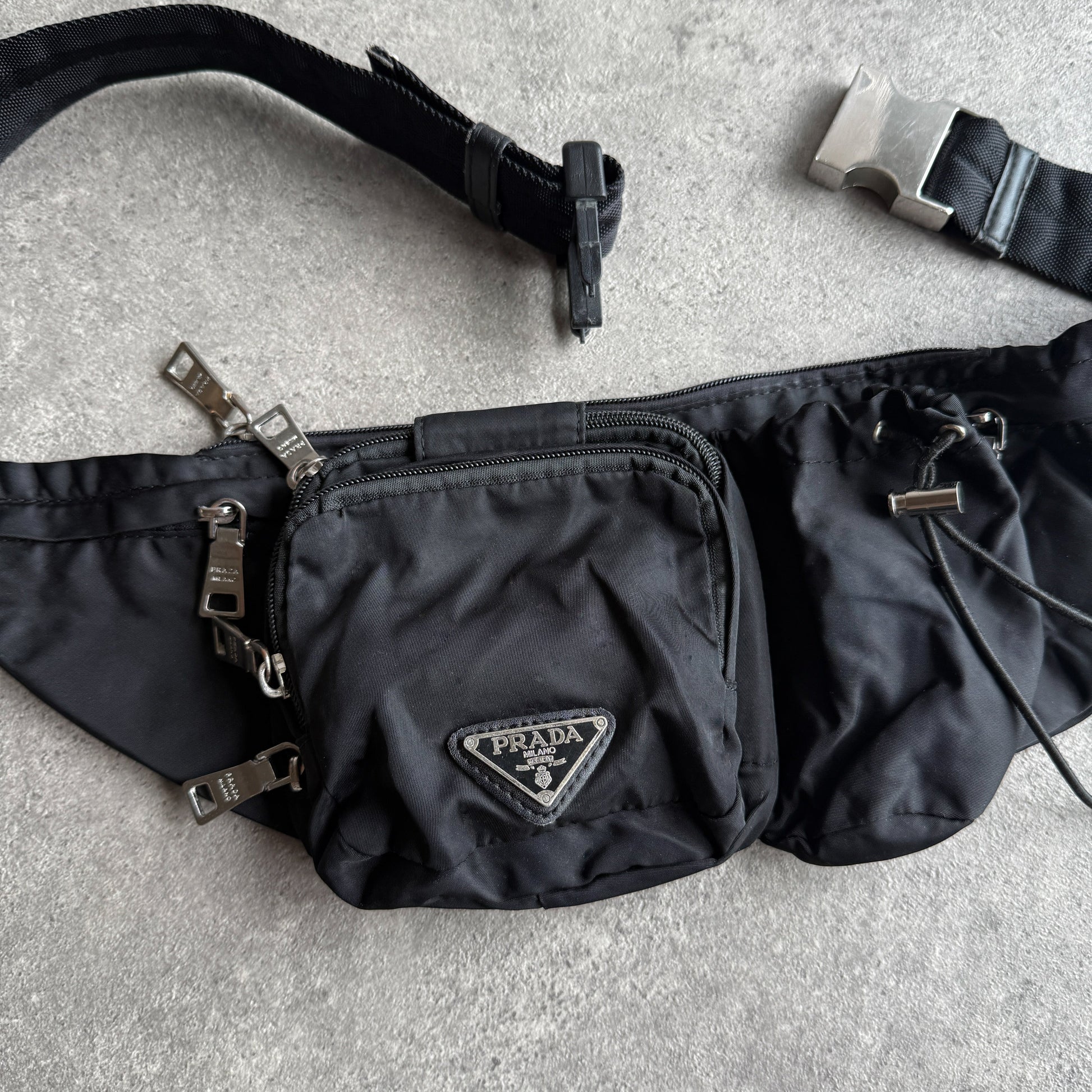 Prada 2000s technical cross body nylon bag (13x6)