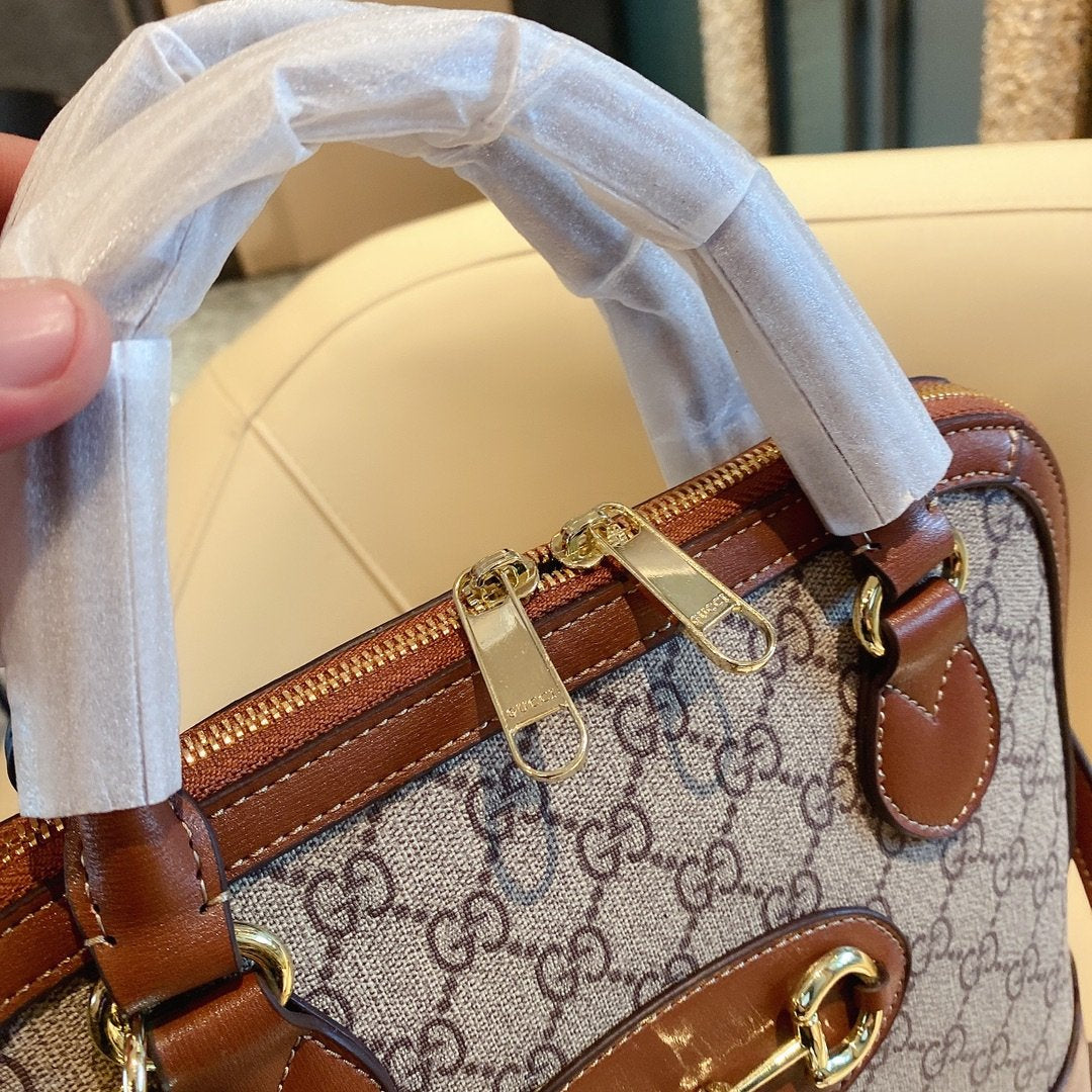 Gucci Arrival Handbag Style 32