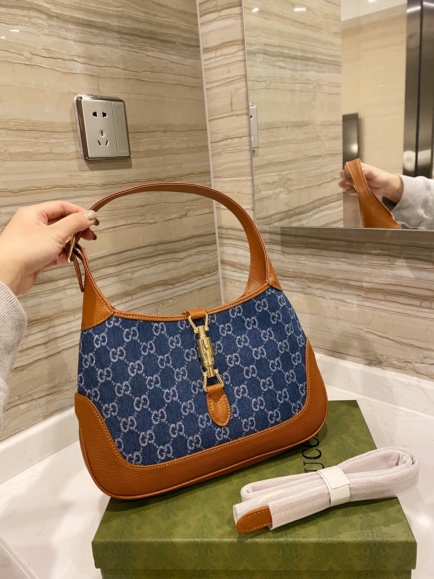 Gucci Arrival Handbag Style 83