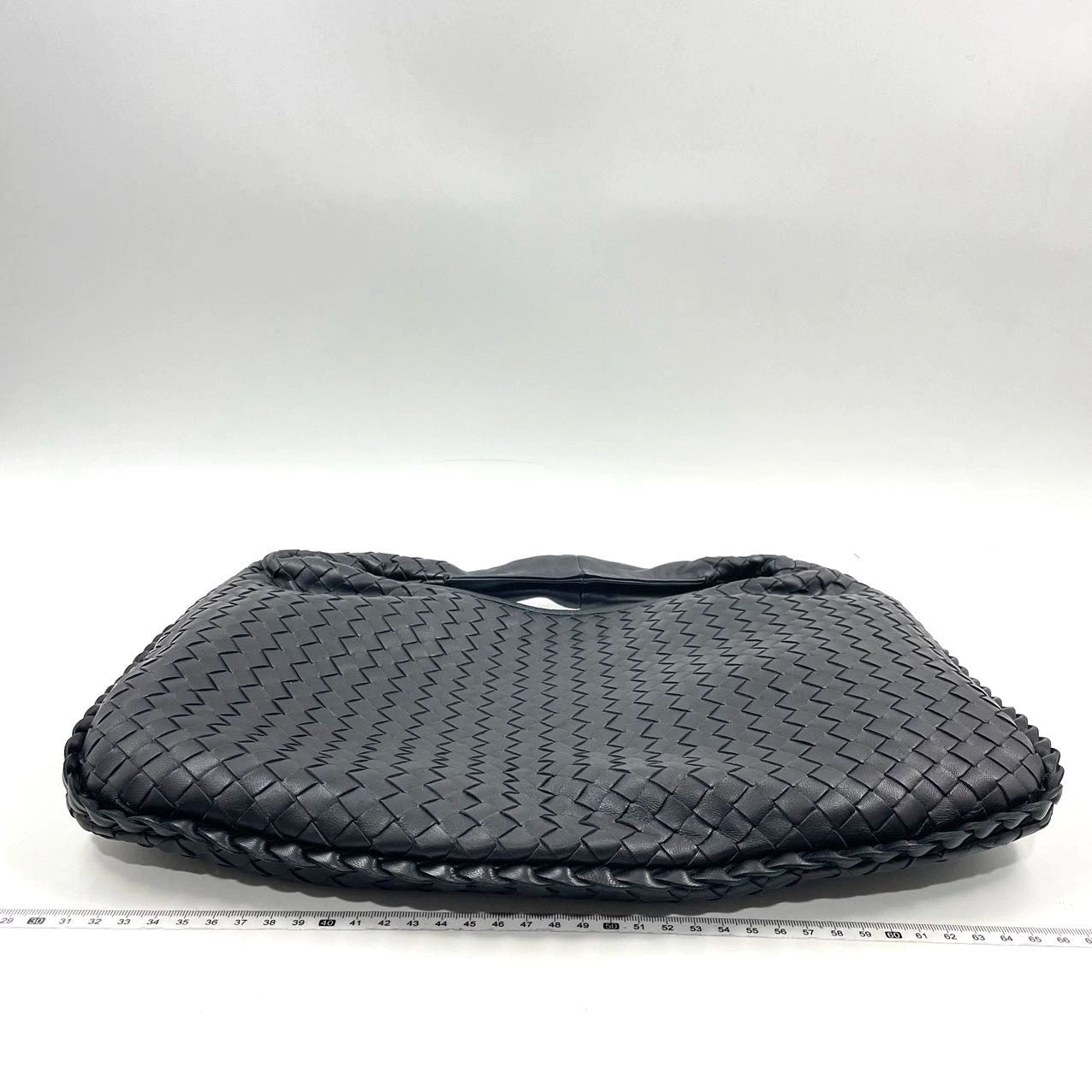 Bottega Veneta Intrecciato Hobo Bag Medium Black Lambskin leather
