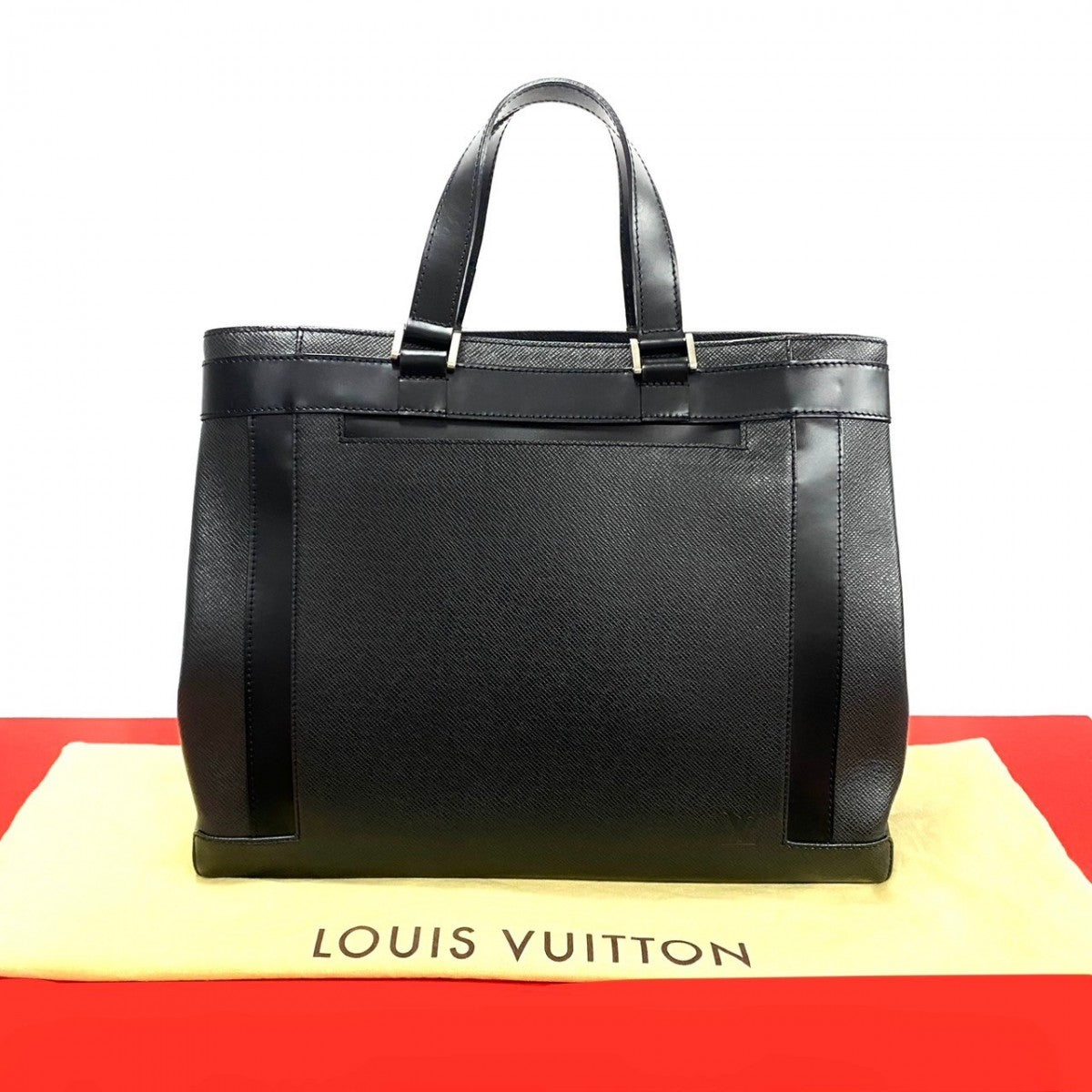 LOUIS VUITTON Business bag leather black Taiga Kasbeck GM mens
