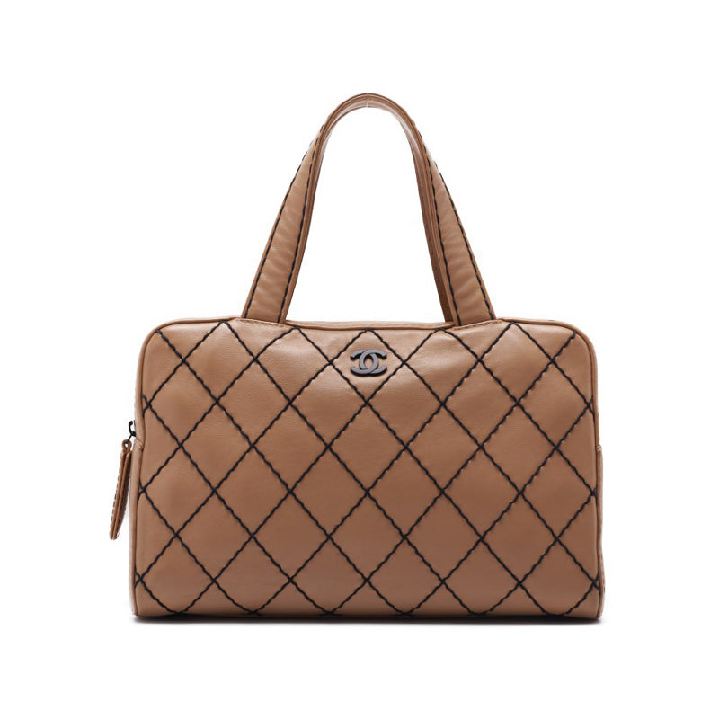 CHANEL CHANEL Wild Stitch Handbag Car Freshers Beige X Black Shoulder Bag Mini Shoulder Bag Bag Hybrid ? Delivery? Khao Yamamoto Online