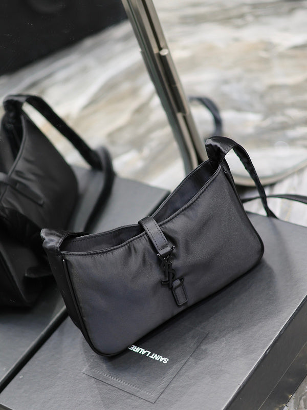 Yves Saint Laurent - Bags