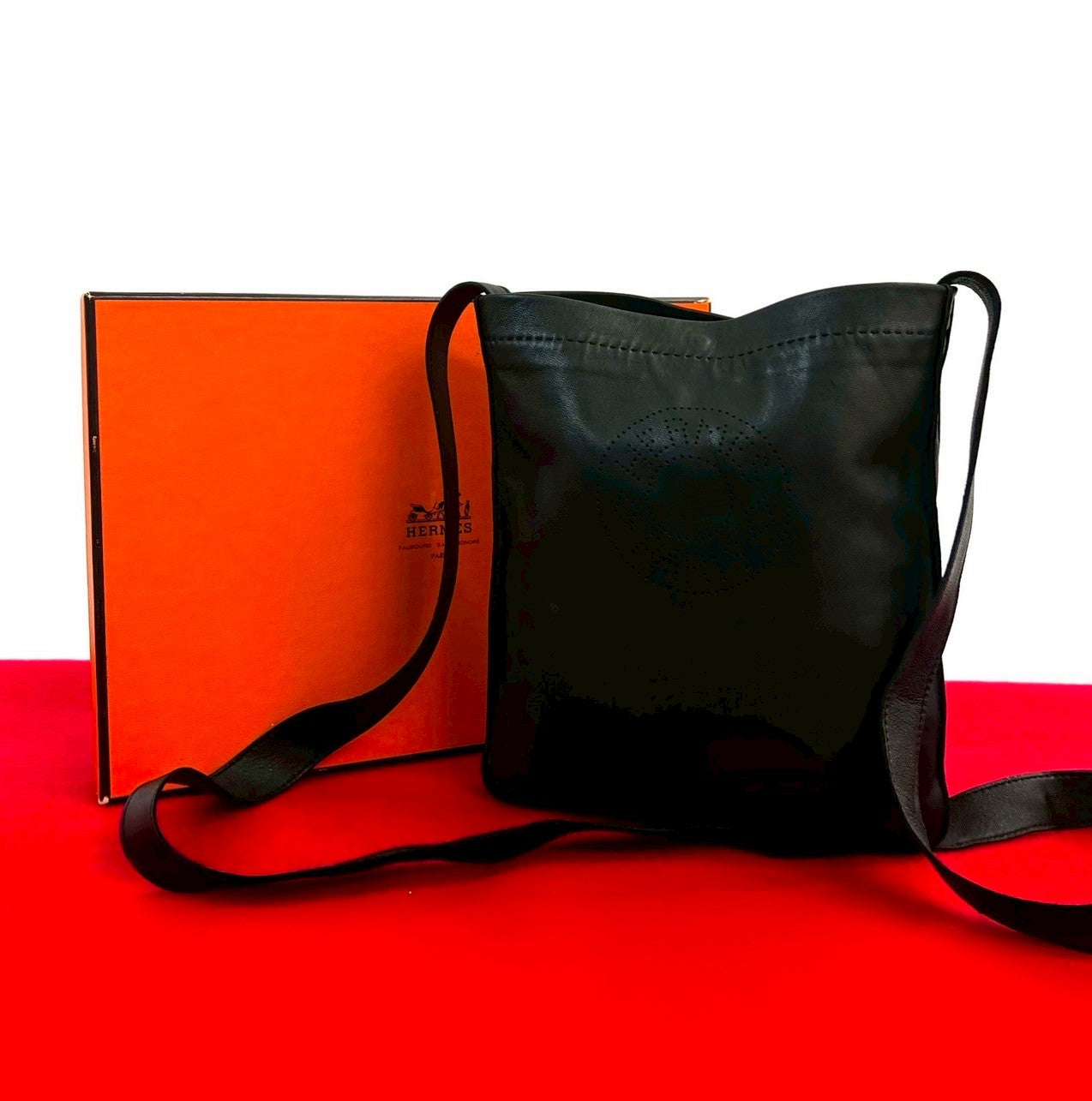 HERMES Shoulder Bag Calfskin black Crude Cell