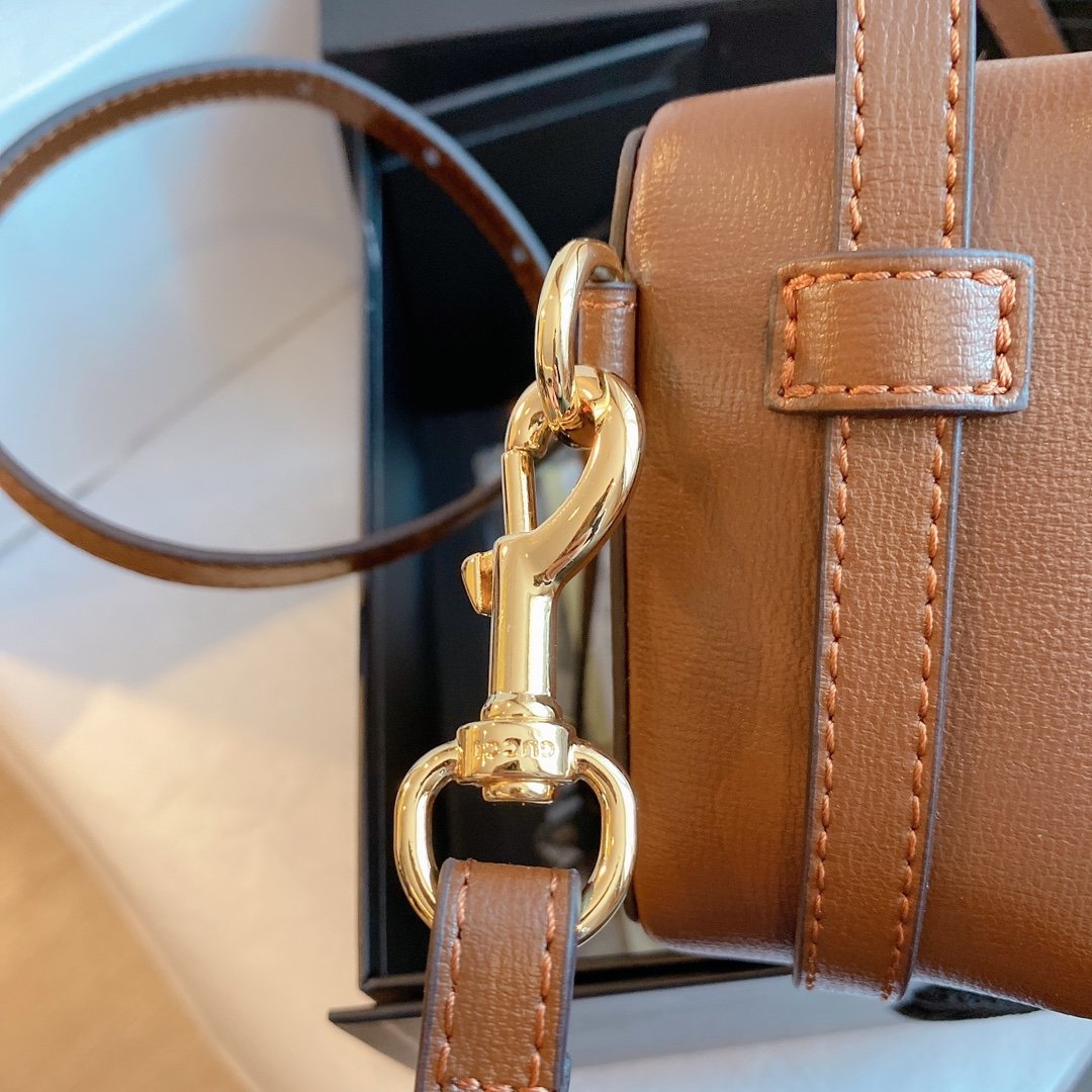 Gucci Arrival Handbag Style 40