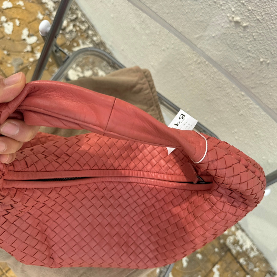 Bottega Veneta Veneta Hobo Medium Coral Intrecciato Leather Bag 47cm