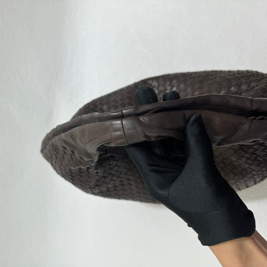 Bottega Veneta Belly Hobo Intrecciato Lambskin Leather Milk Chocolate Brown Large 50cm