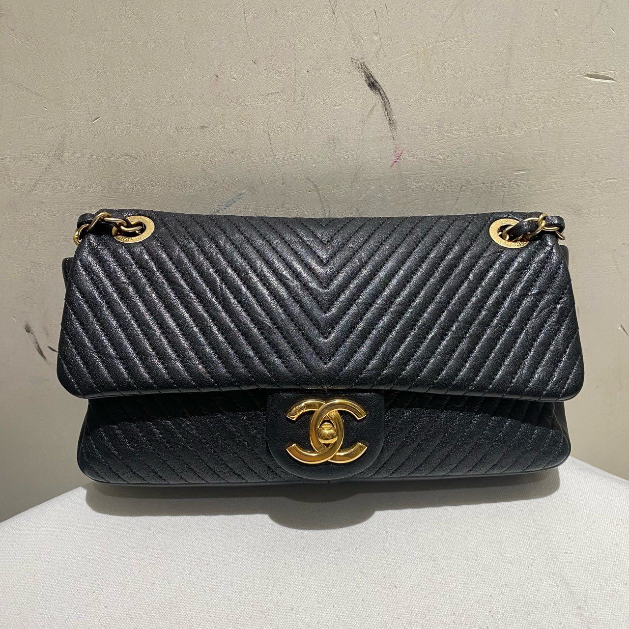 Chanel Black Classic Flap crossbody bagin Leather IMG_6298
