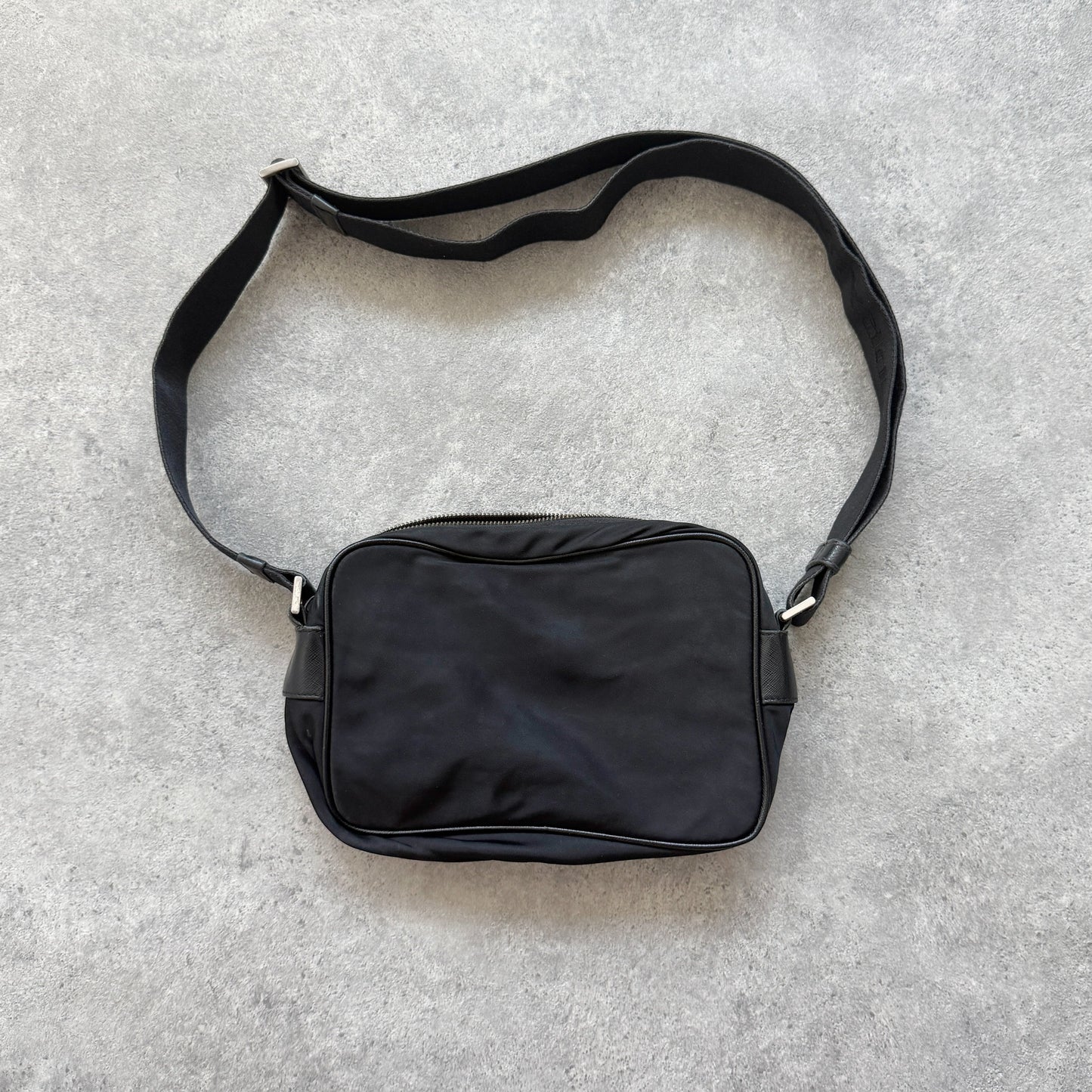 Prada Milano 2000s cross body nylon bag (10x6)