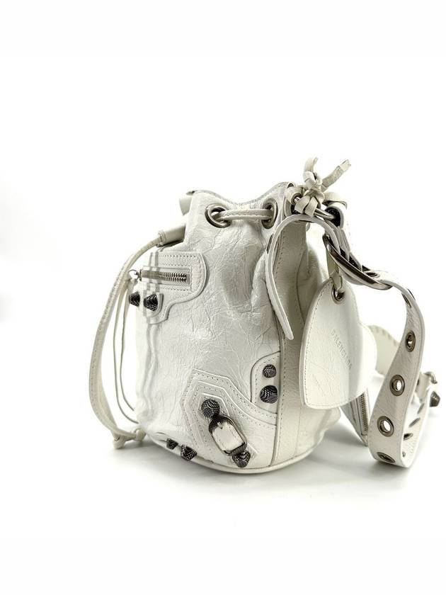 Luxury Balenciaga Trending 2026 Lecagol bucket bag xs cross 702431