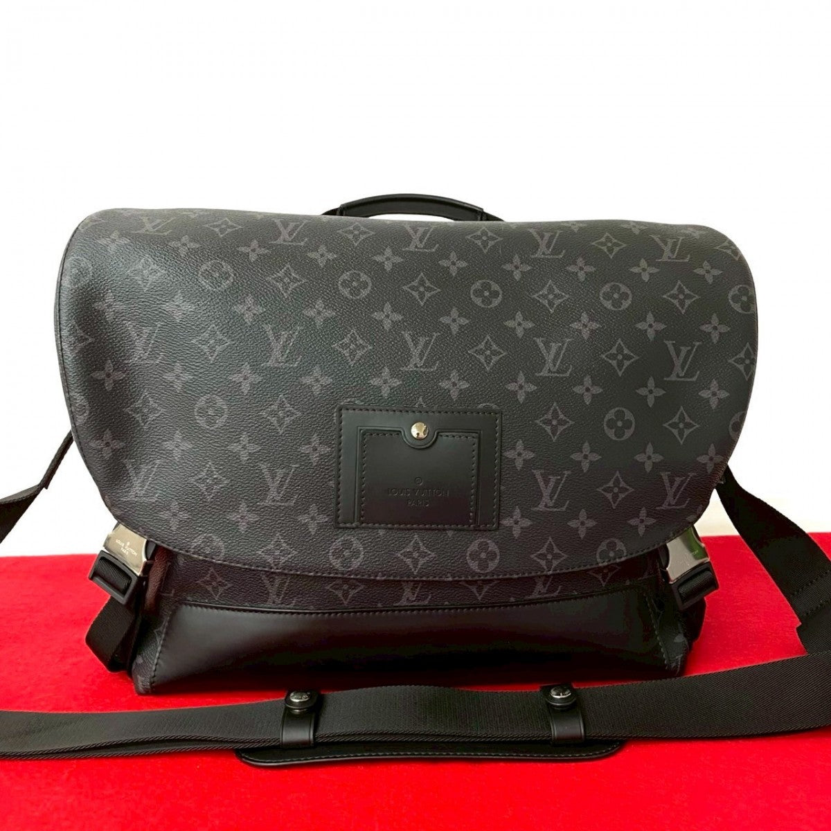 LOUIS VUITTON Shoulder Bag leather black Monogram Eclipse Messenger Voyage MM