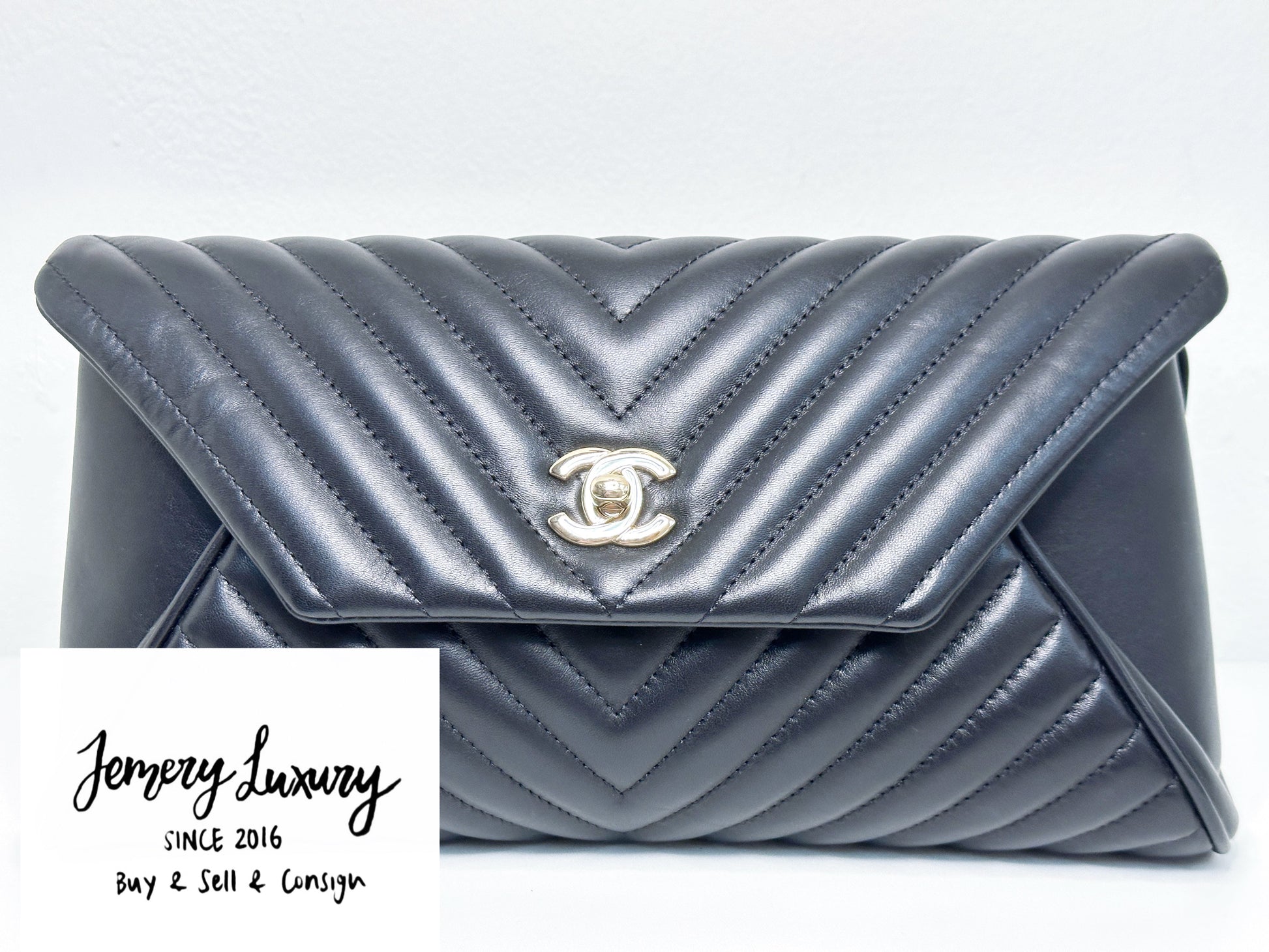Chanel Black Chevron Lambskin Fold Up Again Clutch 2432 holo card