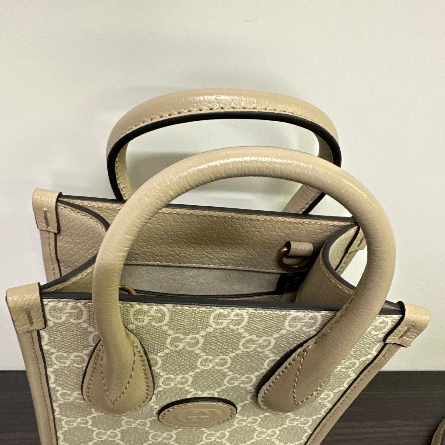 Gucci GG Supreme Handbag Beige Plastic LB121136