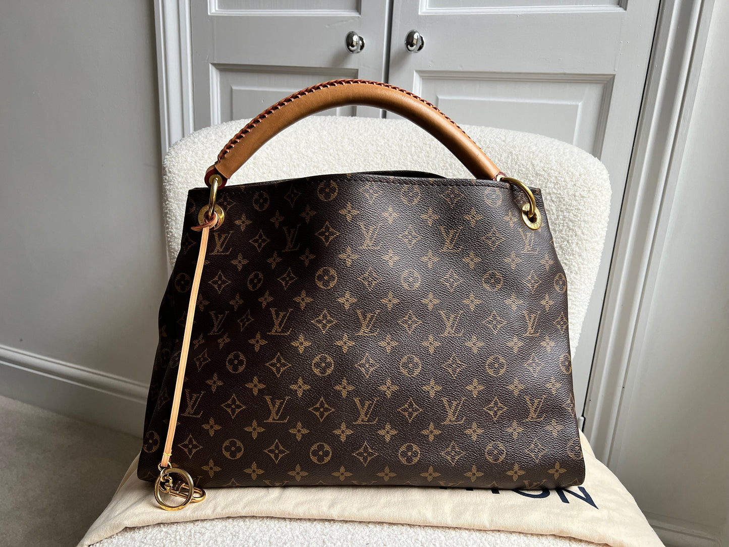 Louis Vuitton Artsy MM Monogram (RRP £1,940)